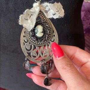 New boutique necklace